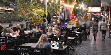 Mendoza analiza flexibilizar restricciones para las vacaciones de invierno.