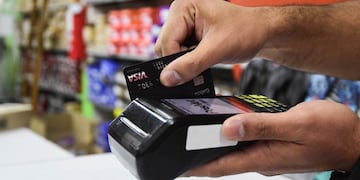 Buscan prevenir estafas cometidas a través de compras con tarjetas de débito o crédito.