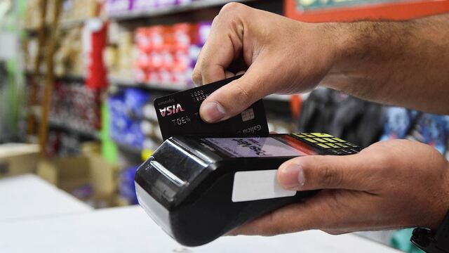 Buscan prevenir estafas cometidas a través de compras con tarjetas de débito o crédito.