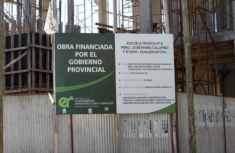 El ministro de Planeamiento Marcelo Richard recorrió las obras de la E.E.T Nº 2 José M. Colombo