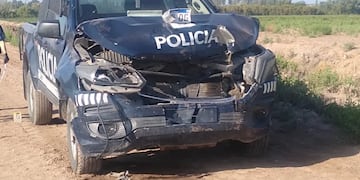 Ladrones habían robado en el barrio Puerta del Sol de Luján, escaparon y luego destrozaron las unidades policiales.
