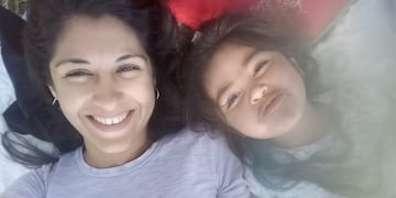Guadalupe Lucero junto a su mamá, Yamila Cialone.