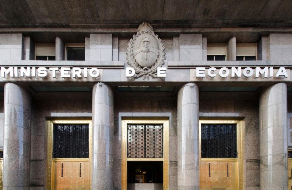 La recaudación impositiva llegó a $4,1 billones y subió 102%