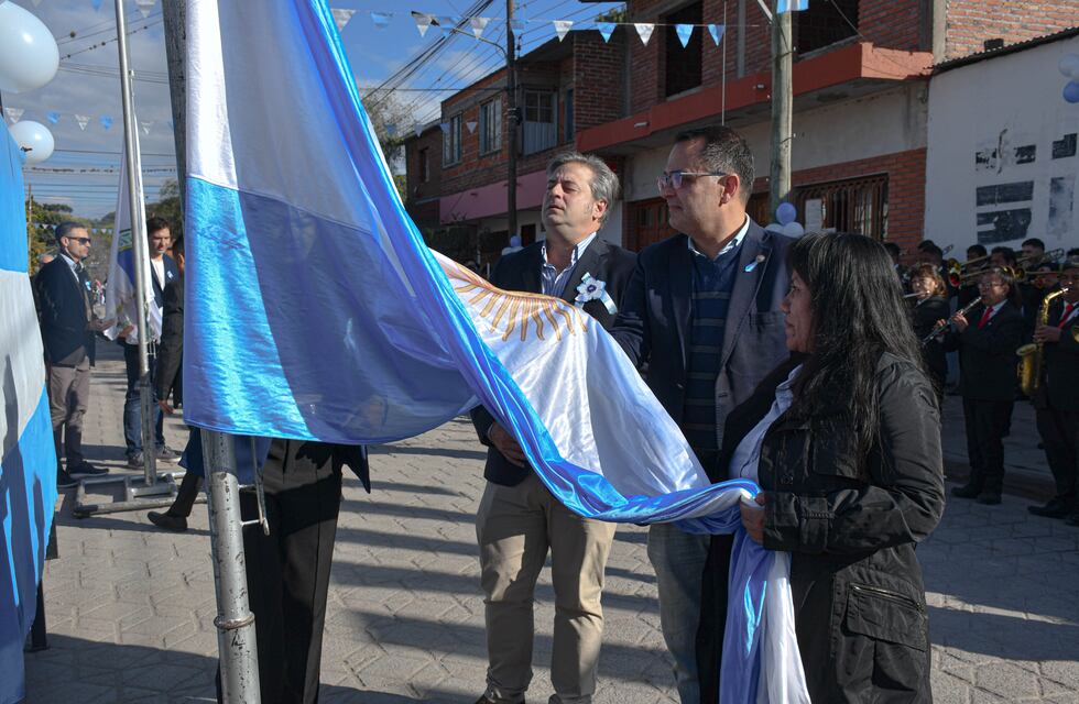 Vecinos y autoridades celebraron el Día de la Independencia en el barrio 9 de Julio