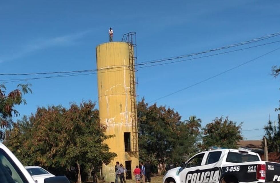 Garupá: un joven se arrojó desde un tanque de agua