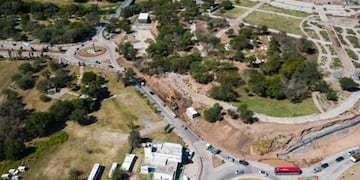 Cortes de calles en el acceso al Parque del Kempes.