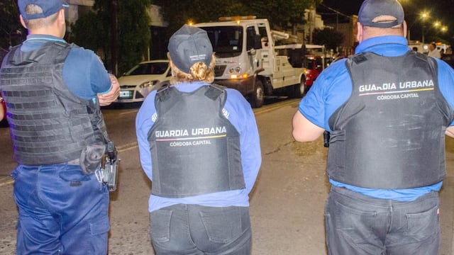 La Guardia Urbana participó en los operativos de clausura en la ciudad de Córdoba.