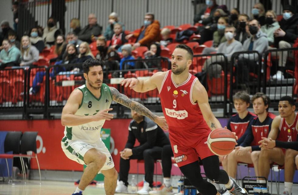 Dos juegos tremendos de Pablo Bertone para colocar al Valur en la segunda posición de la tabla