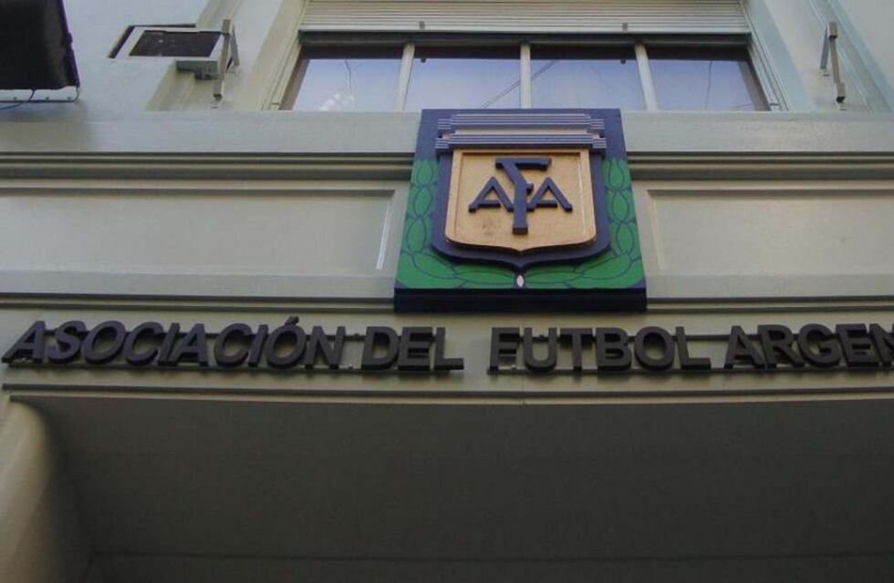 La AFA decidió que el fútbol argentino vuelva a la fase 1