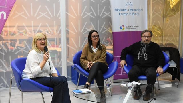 Mariana Andereggen, Silvana Best y Héctor Sierra, en la presentación del libro "Ciber Convivencia ¿Es posible su gestión en la escuela?".