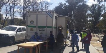 El horario de atención ambos días es de 8 hs hasta las 18 hs.