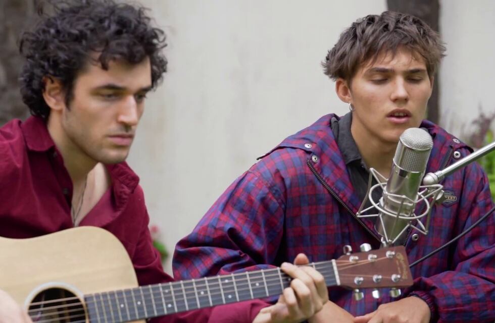 Conmovedor: Koino Yokan tocó sin aviso en Córdoba y una niña les dio una tierna sorpresa