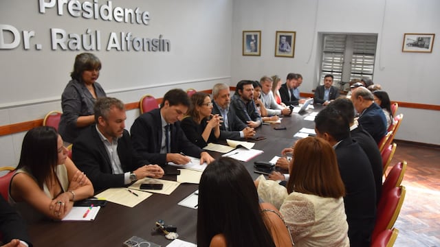 El plenario de las comisiones de Asuntos Institucionales, de Finanzas y de Legislación General, en plena tarea para avanzar en el estudio del proyecto remitido por el Poder Ejecutivo sobre el Consejo de la Magistratura y Jury de Enjuiciamiento.