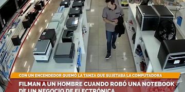 Posadas: buscan a un delincuente que sustrajo una notebook de un comercio.