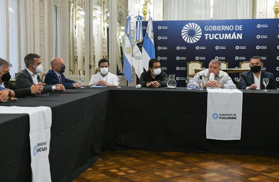 Luego de la intensa tormenta que afectó a Tucumán Jaldo convocó al Comité de Emergencias