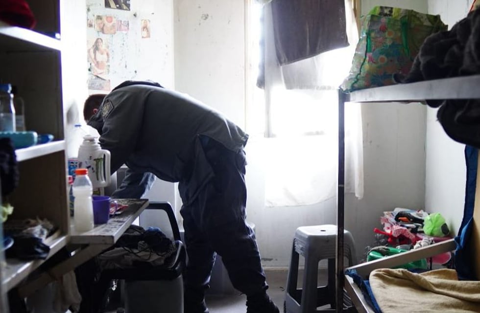 Cómo es la cárcel de Bouwer por dentro: las impactantes imágenes de un operativo inédito en Córdoba