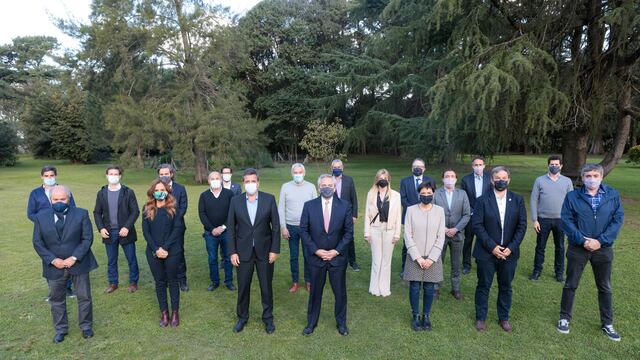 El presidente Alberto Fernández se reunió este martes con Sergio Massa, Máximo Kirchner, ministros e intendentes en Olivos.