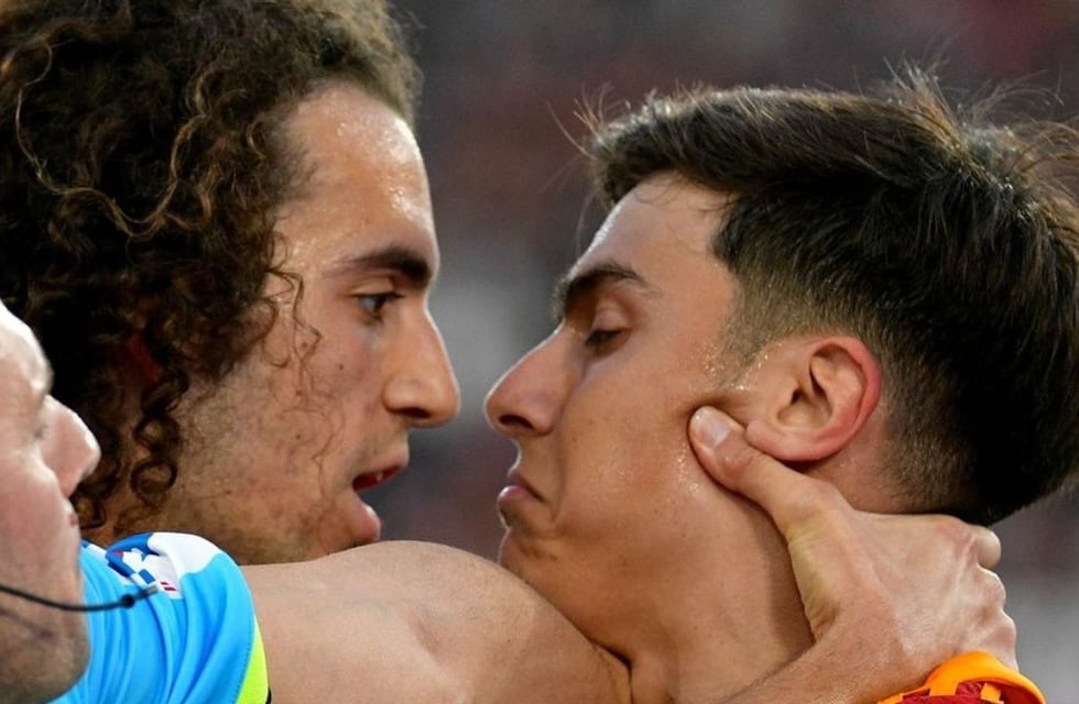 Roma - Lazio: el tenso cruce entre Dybala y un francés que terminó con una joya del cordobés