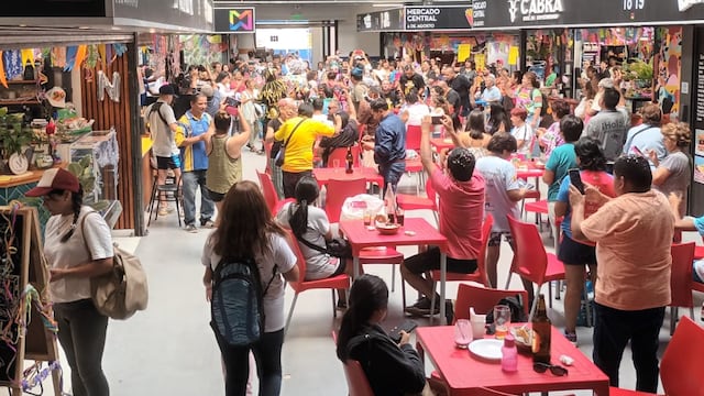 El Mercado Central "6 de Agosto", ubicado en la esquina de Alvear y Balcarce, celebró el tradicional "Jueves de Compadres" en San Salvador de Jujuy.