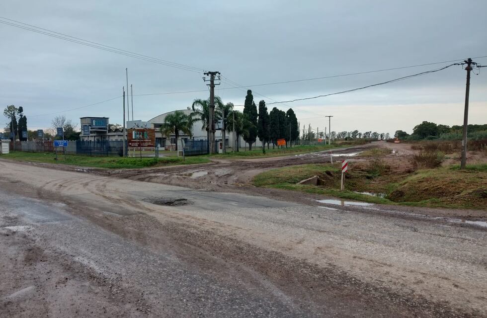 Quejas por la falta de continuidad de la obra en el acceso a Aurelia