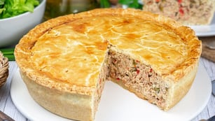 Muy fácil y perfecta para Semana Santa: receta de tarta de atún casera.