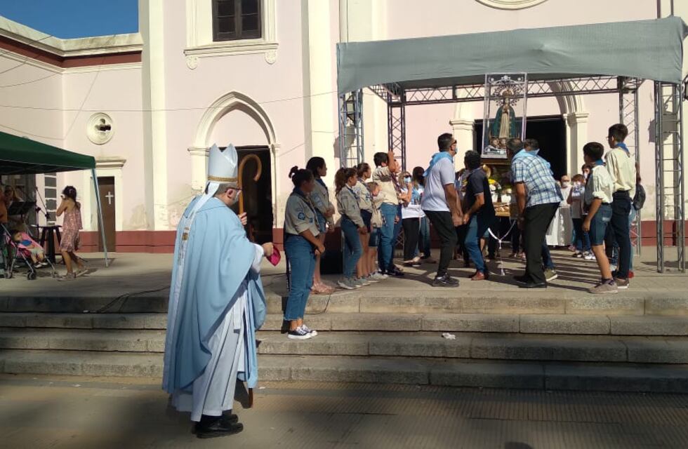 Una multitud celebró en Villa Concepción la fiesta de la Virgen Inmaculada
