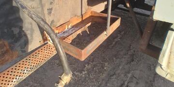 Robaron dos baterías en un barrio municipal de Arroyito