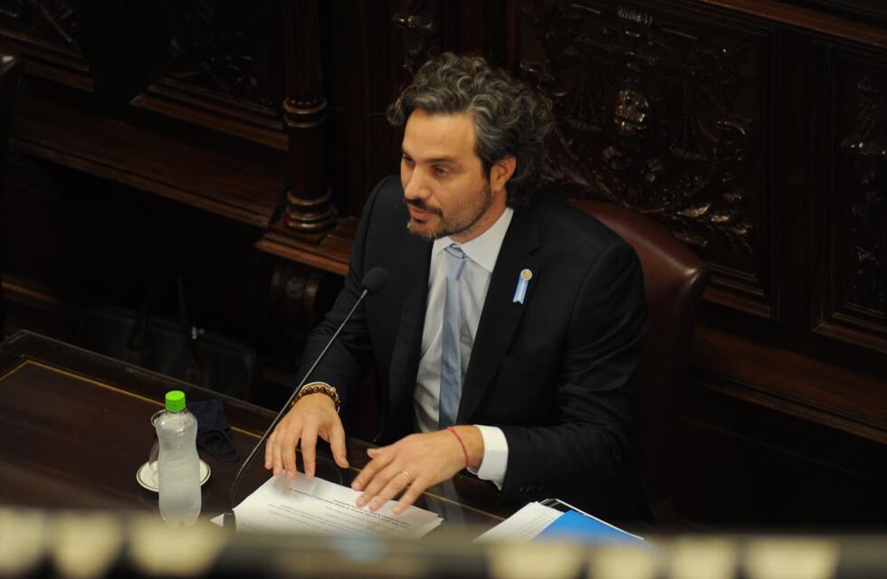 Santiago Cafiero entregó su informe al Senado