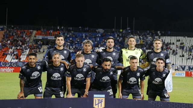 Los 11 de Belgrano en el partido ante Godoy Cruz por la Liga Profesional. (Prensa Belgrano)