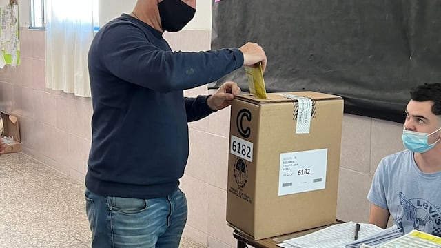 Pérez: el Concejal Federico Jolly votó en la Escuela Nº 129