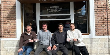 Federico Sartori, Lucas Huespe, Santiago Carreras y Juan Cruz Mallía, las caras detrás de Aste Café en Córdoba.