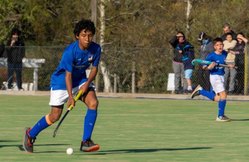 Hockey: un jugador de Puerto Belgrano elegido como el mejor del Argentino Sub 14