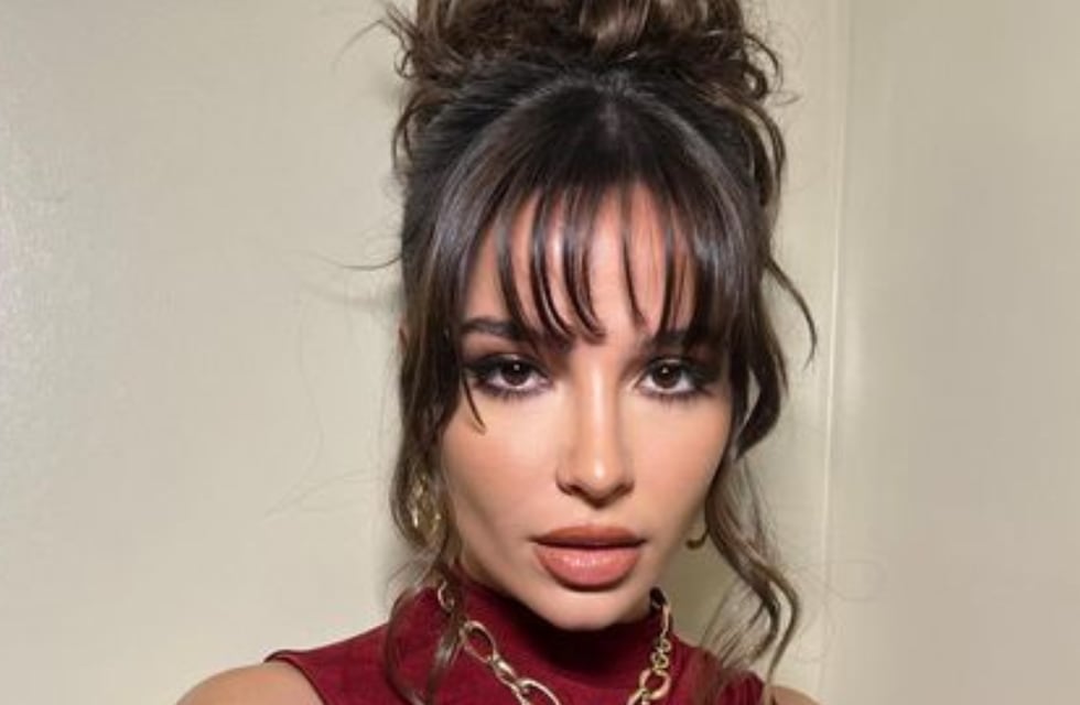 Al borde del desnudo, Brenda Asnicar lució un conjunto de lencería XXS en el estreno de su nueva canción