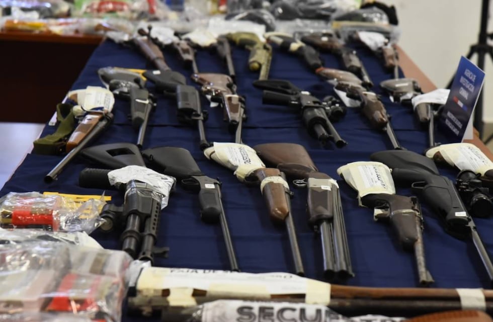 Secuestraron 2.441 armas de fuego en lo que va del año, pero las balaceras no cesan