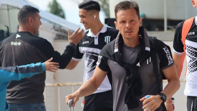 Marco Marcogiuseppe, el técnico que está a 4 partidos de ascender a Gimnasia de Mendoza a la Primera División de AFA.