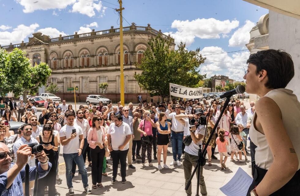 La intendente de Adolfo Gonzales Chaves Lucía Gómez presentó el informe anual de su primer año de gestión