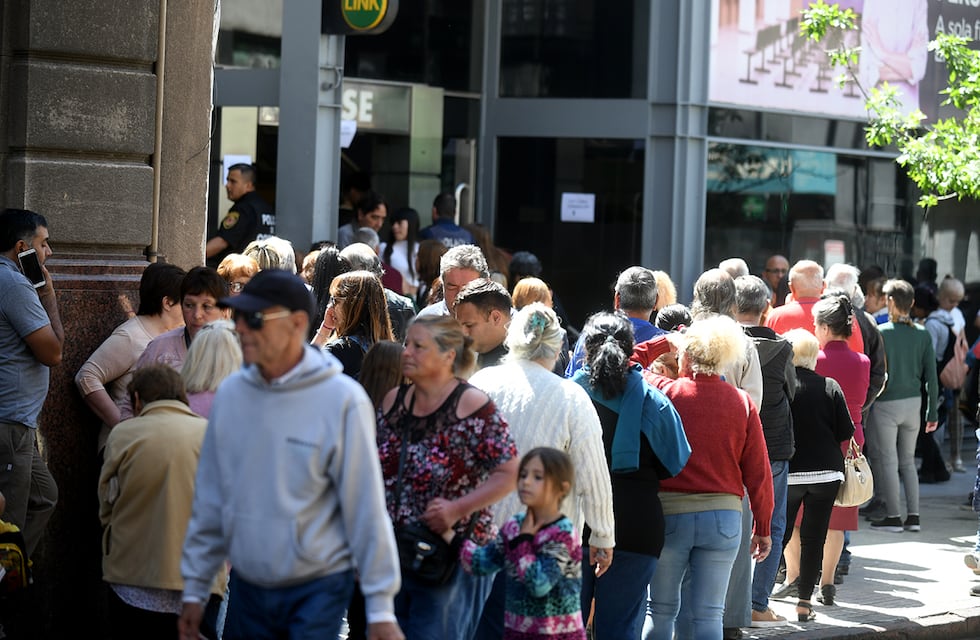 Córdoba: se confirmó cuándo los jubilados y pensionados cobran el medio aguinaldo