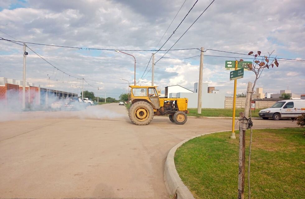 Ante el avance del dengue en la provincia, el Municipio de Arroyito continúa con la fumigación
