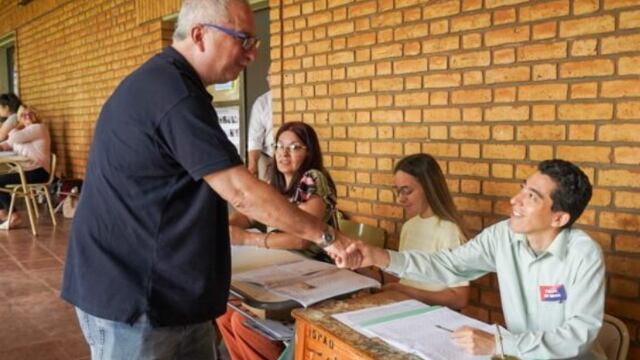 Elecciones 2023: Hugo Passalacqua emitió su voto en Oberá.