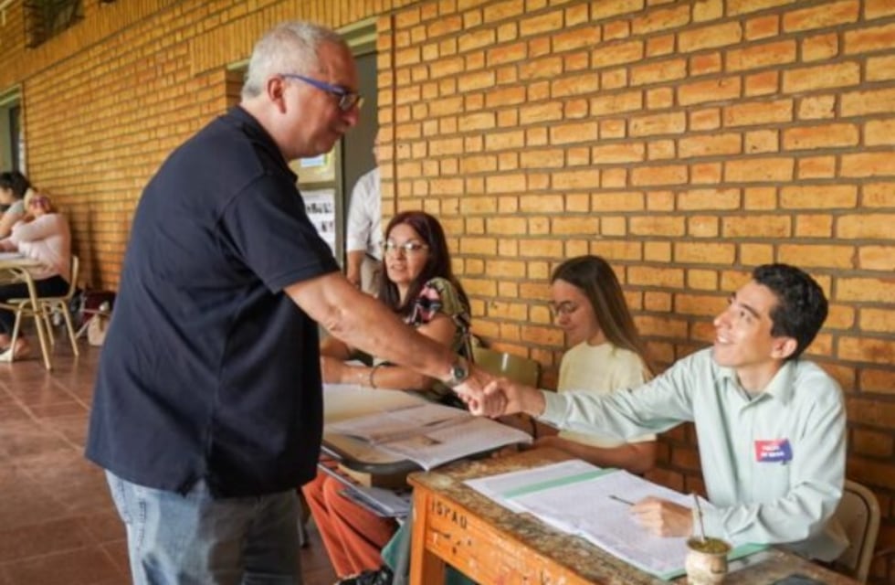 Elecciones 2023: Hugo Passalacqua emitió su voto en Oberá