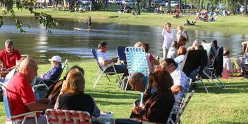 Villa Carlos Paz. La ocupación era ayer del 85%. El día amaneció nublado, pero a la tarde el sol invitó a salir al aire libre (LaVoz).