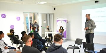 Jorge Frana, del INTA, diserta sobre las acciones a llevar adelante para evitar la concentración de aves en el Centro