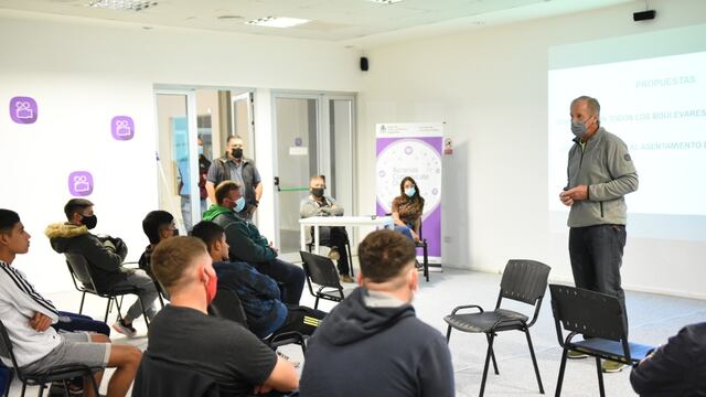 Jorge Frana, del INTA, diserta sobre las acciones a llevar adelante para evitar la concentración de aves en el Centro