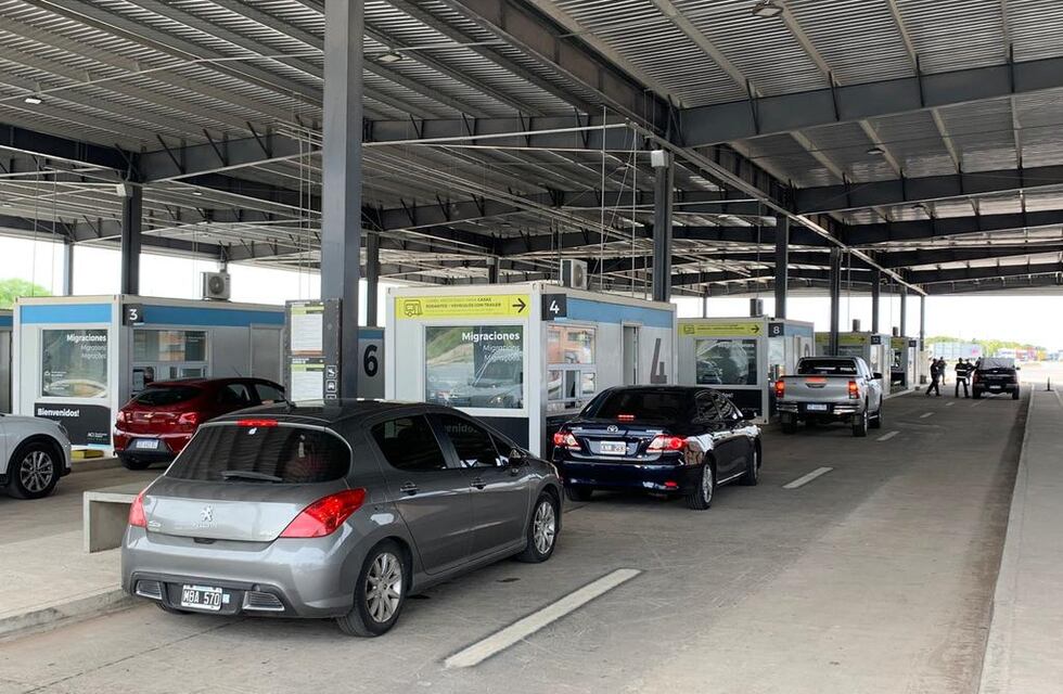 Puente Internacional: Demoran a una pareja que quiso pasar con una niña indocumentada al Uruguay