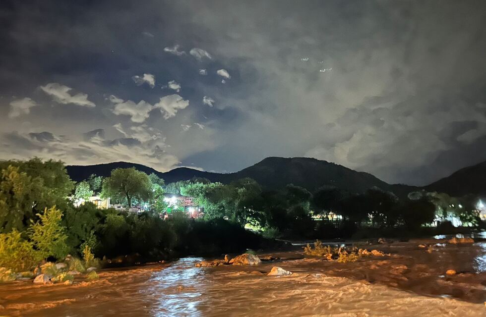Temporal en Carlos Paz: suspendieron el recital de Luck Ra y llegó una creciente de 5 metros