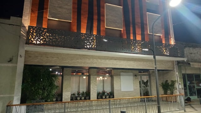 HOTEL LUZ NOGOYA - FRENTE NOCTURNO