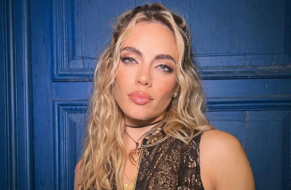 El look “salvaje y profundo” de Emilia Attias durante un atardecer de Buenos Aires