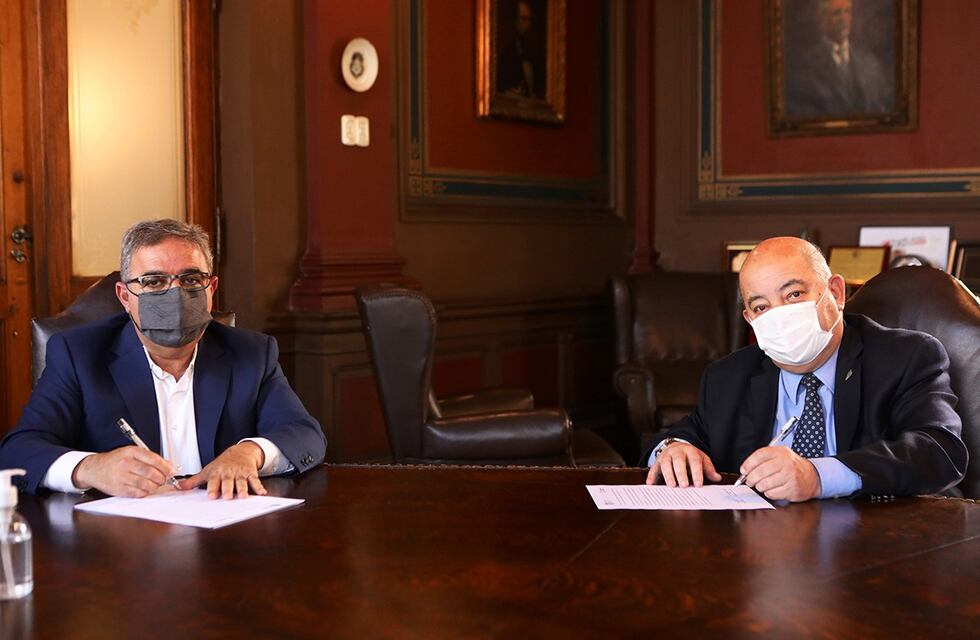 Jalil firmó un convenio con la Universidad de La Plata para realizar proyectos de investigación