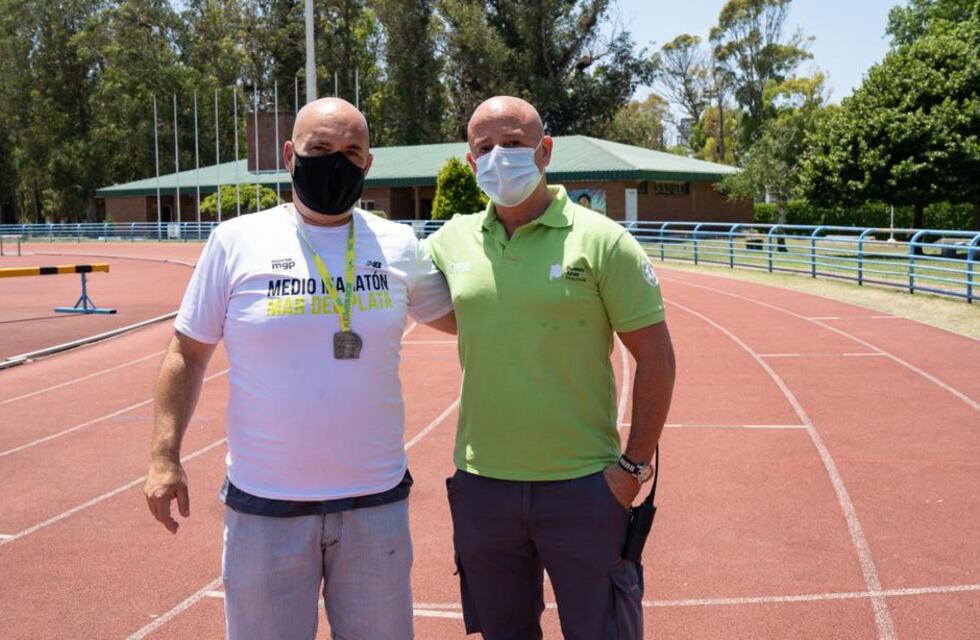 El corredor que sufrió una muerte súbita en la media maratón recibió la remera y la medalla de llegada de la carrera