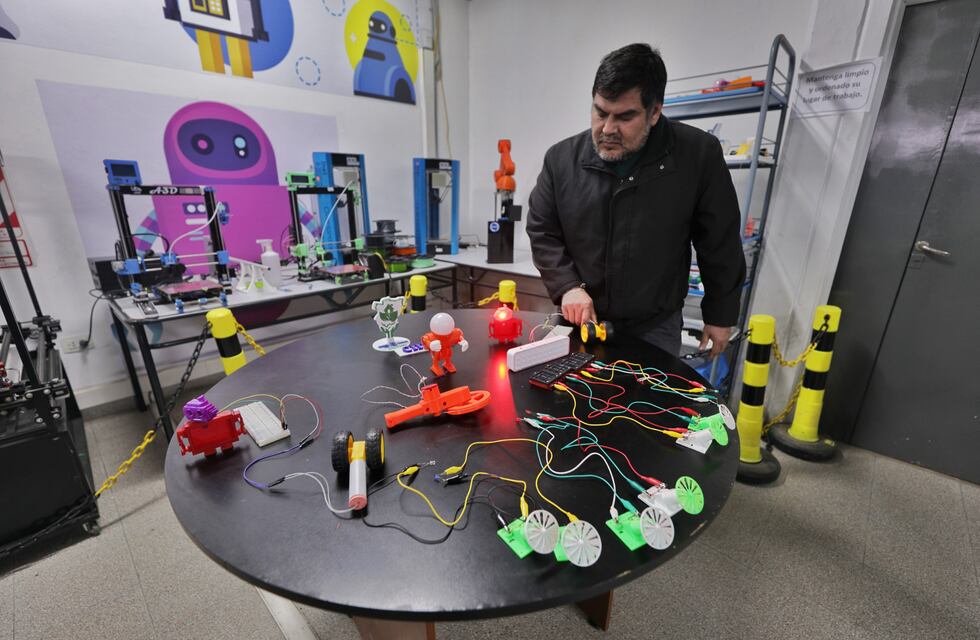 El CIIDEPT abre sus puertas con una muestra interactiva de robótica